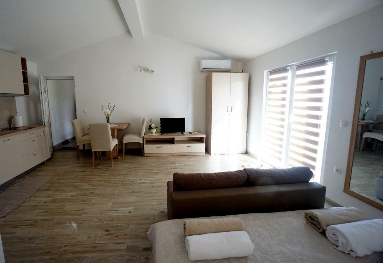 Apartments Sanja Jezera Exterior photo